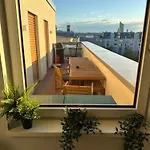 Stylisches Penthouse Mit Xxl Dachterrasse Ab Mai Klimaanlage Und Gasgrill Zentrumnah דירה