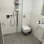 Apartment Stylisches Penthouse Mit Xxl Dachterrasse 70qm Whirlpool Ab Mai Klimaanlage Und Gasgrill Zentrumnah