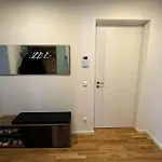 Apartment Stylisches Penthouse Mit Xxl Dachterrasse 70qm Whirlpool Ab Mai Klimaanlage Und Gasgrill Zentrumnah