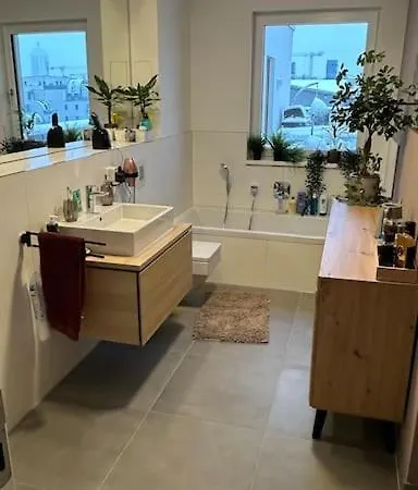 Modernes-Penthouse Xxl-Dachterrasse Mit Whirlpool, Grill Zentrumsnah