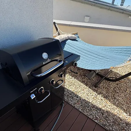 Modernes 111qm Penthouse Zentrumsnah Mit 70qm Xxl-dachterrasse & Gasgrill Lägenhet