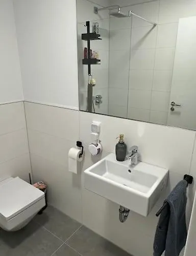 Stylisches Penthouse Mit Xxl Dachterrasse 70Qm Whirlpool Ab Mai Klimaanlage Und Gasgrill Zentrumnah 公寓 莱比锡