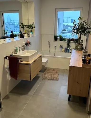 Modernes 111qm Penthouse Zentrumsnah Mit 70qm Xxl-dachterrasse & Gasgrill