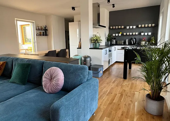 Stylisches Penthouse Mit Xxl Dachterrasse 70Qm Whirlpool Ab Mai Klimaanlage Und Gasgrill Zentrumnah